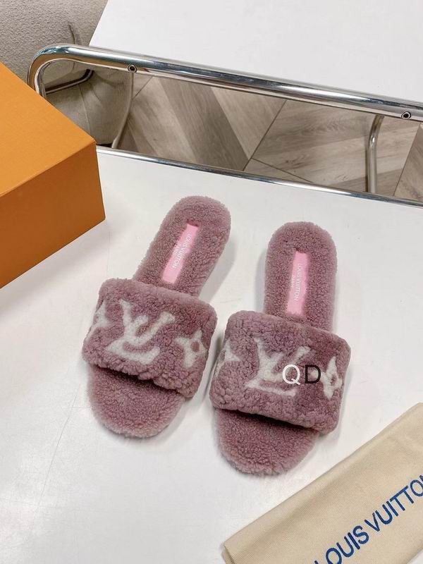 LV Women's Slippers 137